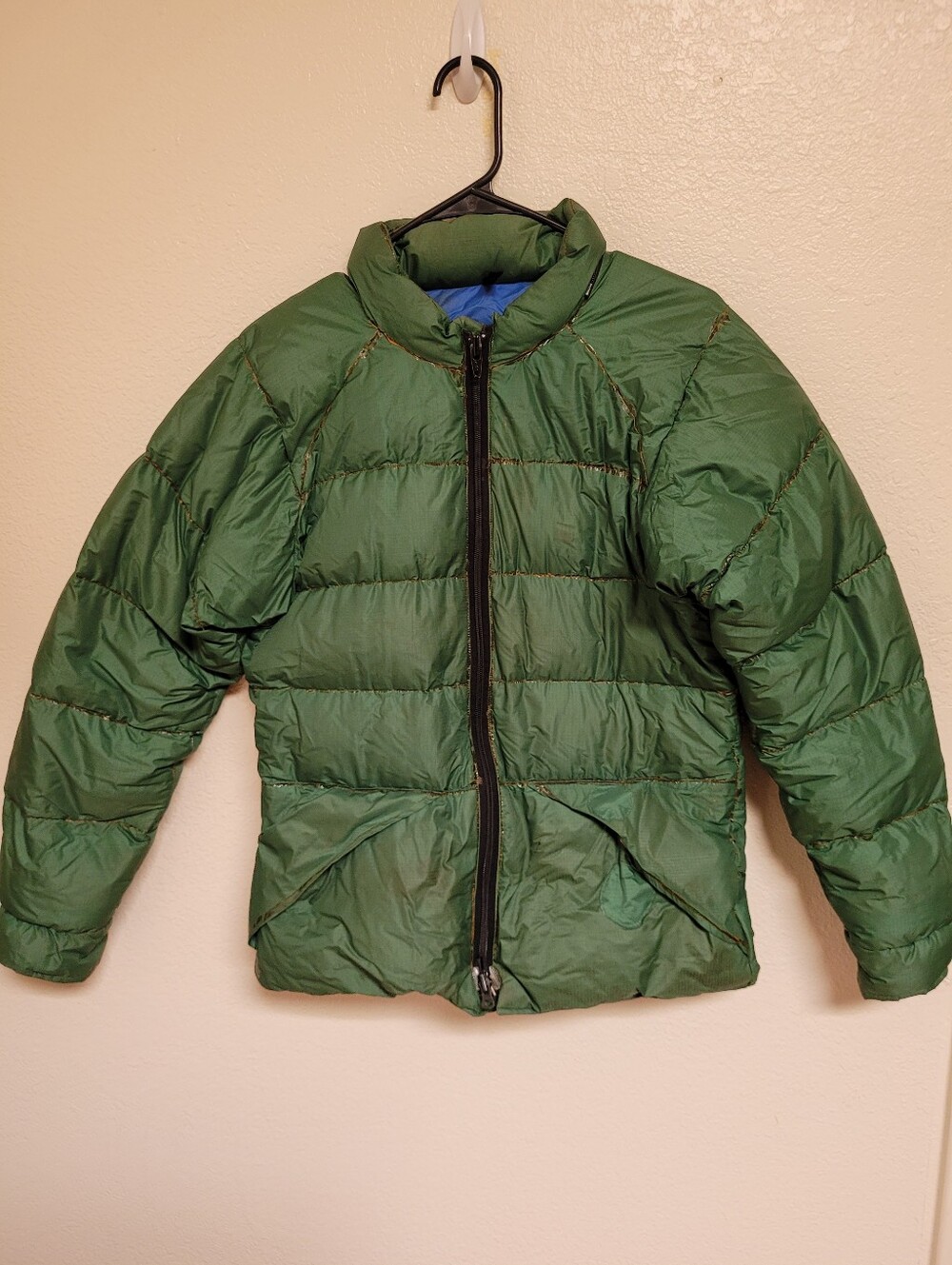 Vintage 1970 Marmot Mountain Works Green Down Puffer Jacket with Blue Lining